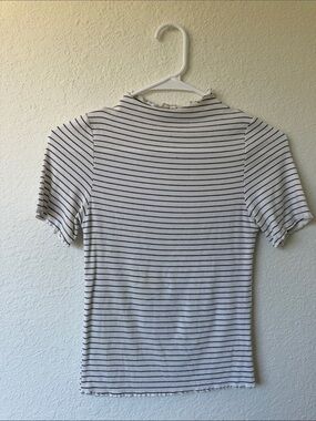 La Miel black and white striped mock neck short sleeve top in size S